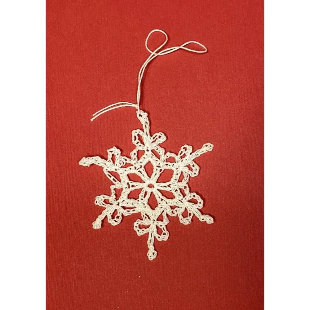 Vintage Handmade Crochet Starched Christmas Ornaments Snowflake Off White - Picture 1 of 3
